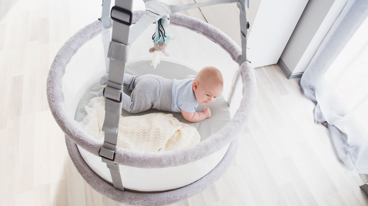 Leżenie na brzuszku kołyska Memola